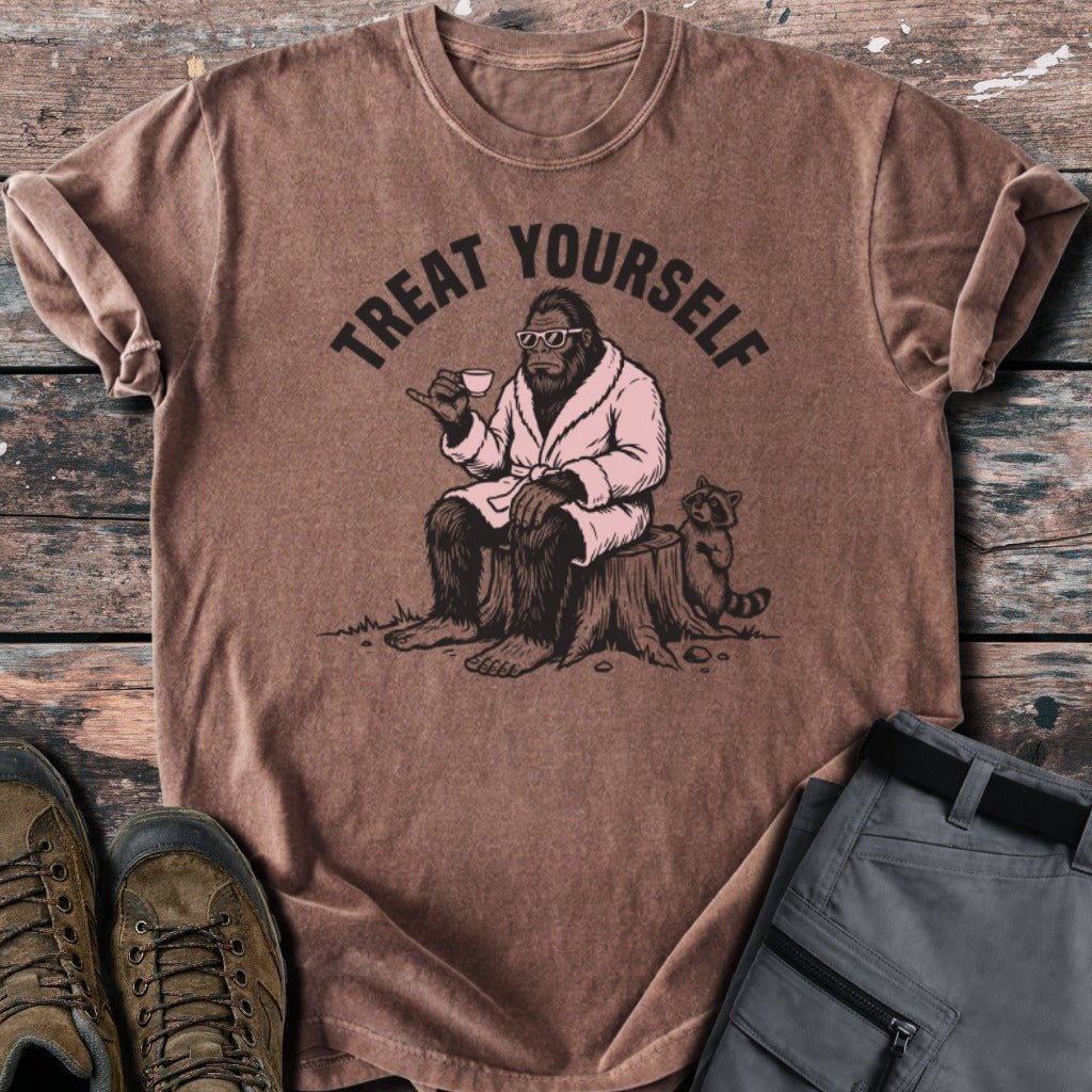 Bigfoot x treat yourself T-shirt - Low Summit